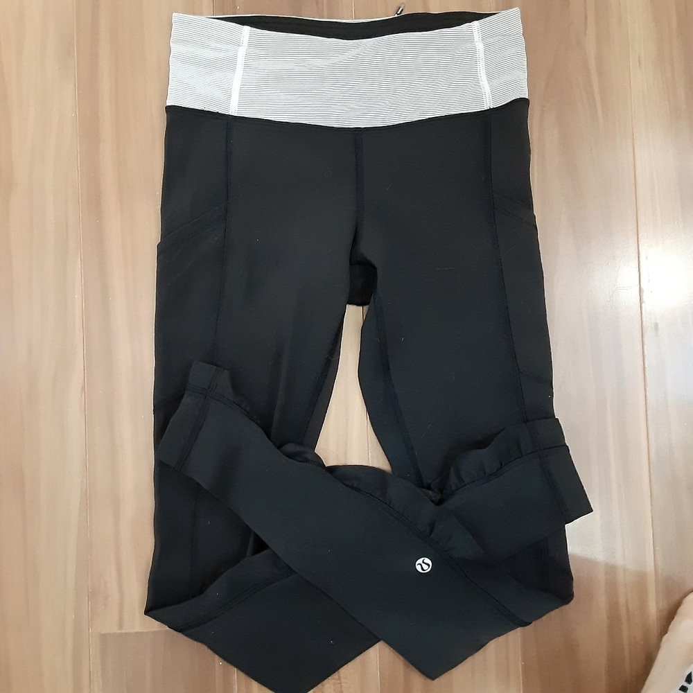 LuluLemon speed tight leggings black striped sz 2